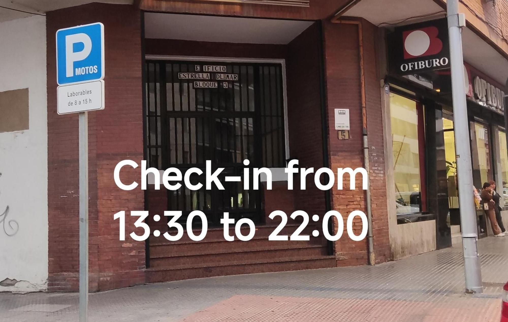 Apartamento Vacacional Buyma - Parking Privado -Gratuito- Málaga Exterior foto